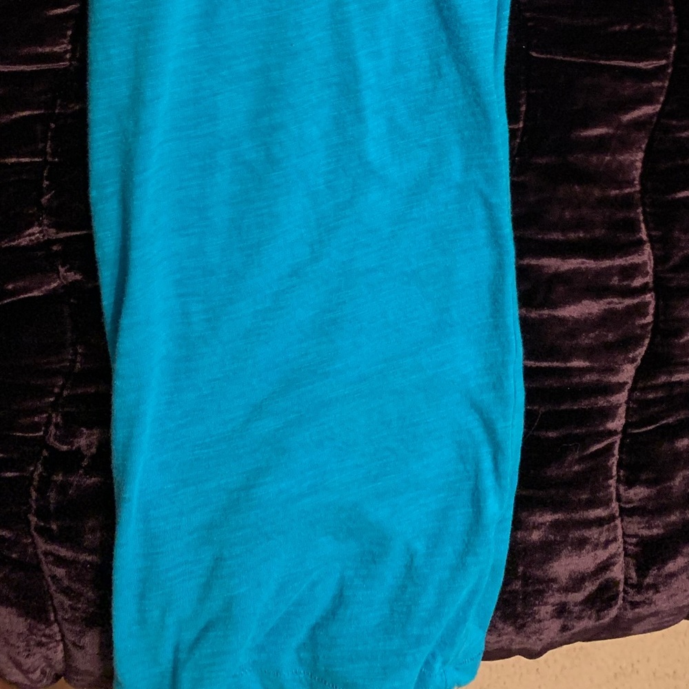 Blue v neck - Picture 3 of 3
